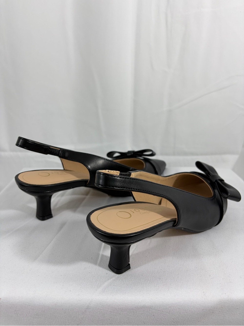 Journee Collection Black Pointed Toe Slingback Heels with Bow - Picture 2 of 7